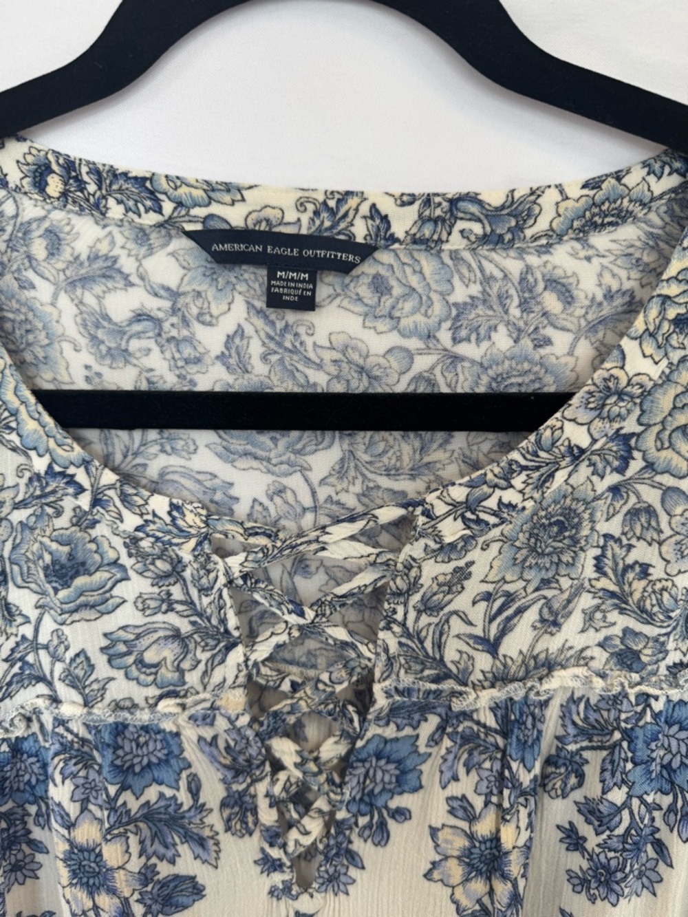 American Eagle Outfitters BOHO Blue and Cream Floral Peasant Tunic - Picture 3 of 6